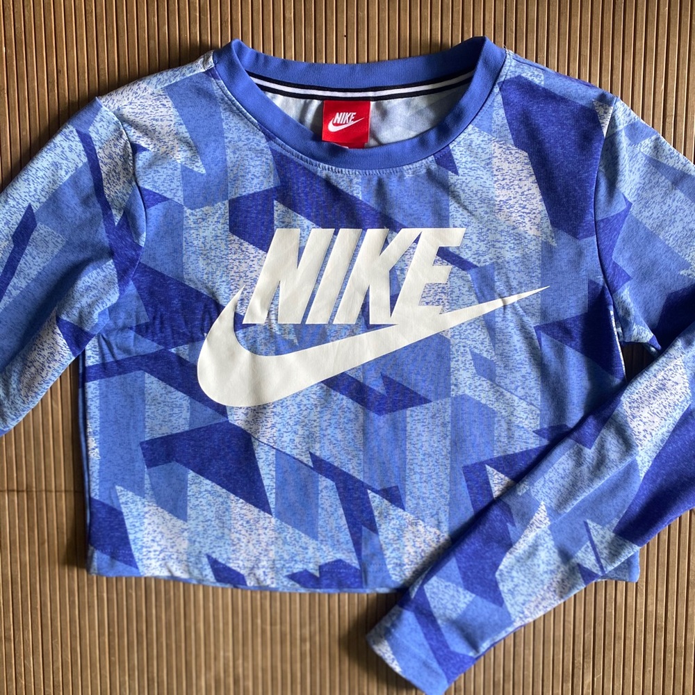 *NEW* Nike Crop Top